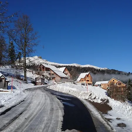 E R-2 Masseboeuf Apartament